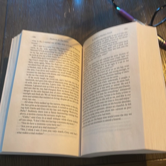 Flowers in the Attic by VC Andrew’s - Picture 4 of 5